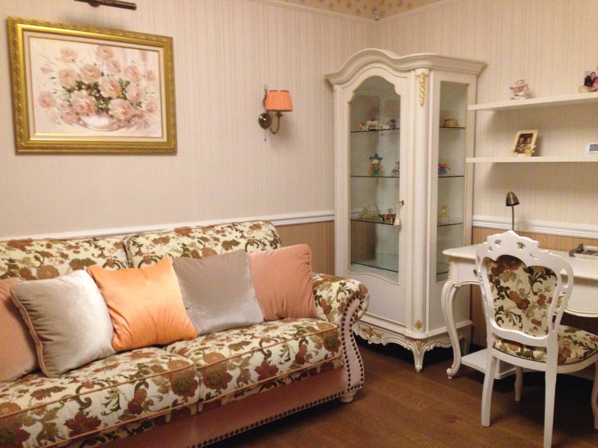 Sofa by Pigoli, furniture by Valderamobili